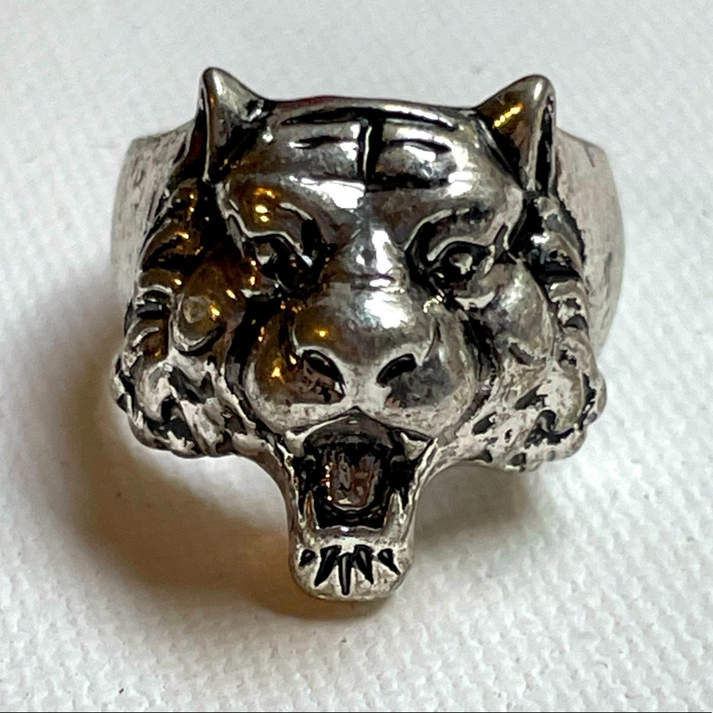 Goth silver tiger ring